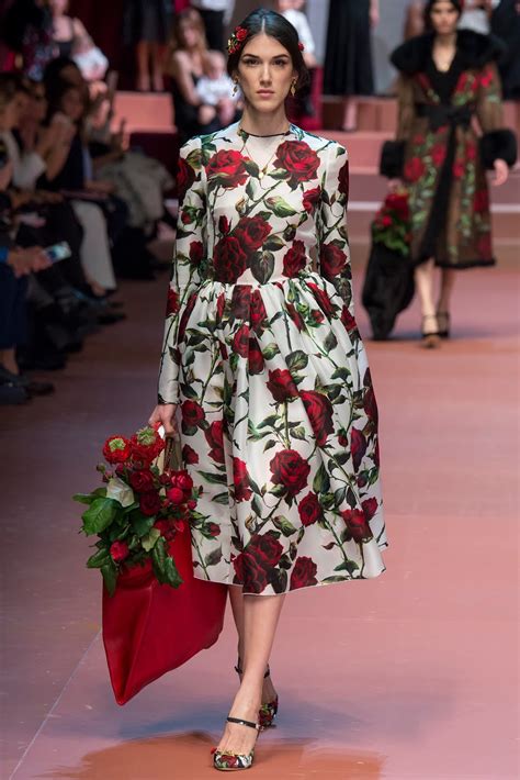 dolce gabbana rose dress spring summer 2015|Dolce & Gabbana rose print dress.